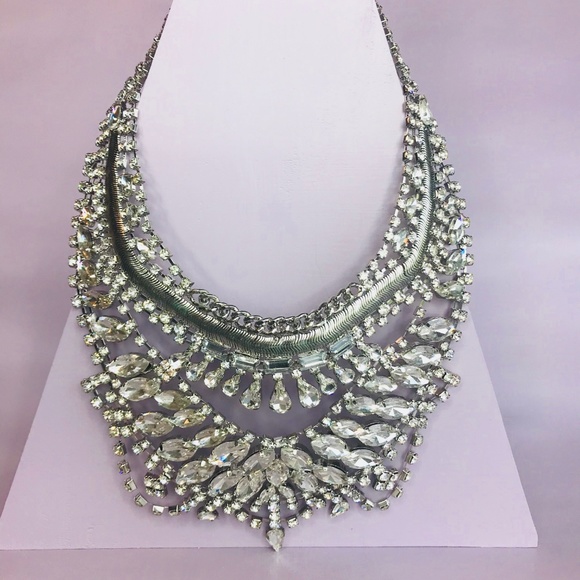 🆑 Luxe Jeweled Bib Necklace - Picture 1 of 7